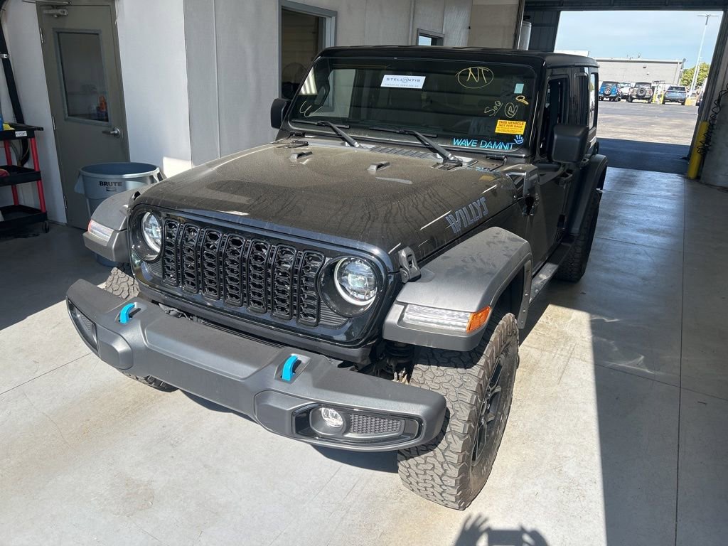 Used 2024 Jeep Wrangler Unlimited AWD/4WD image 2
