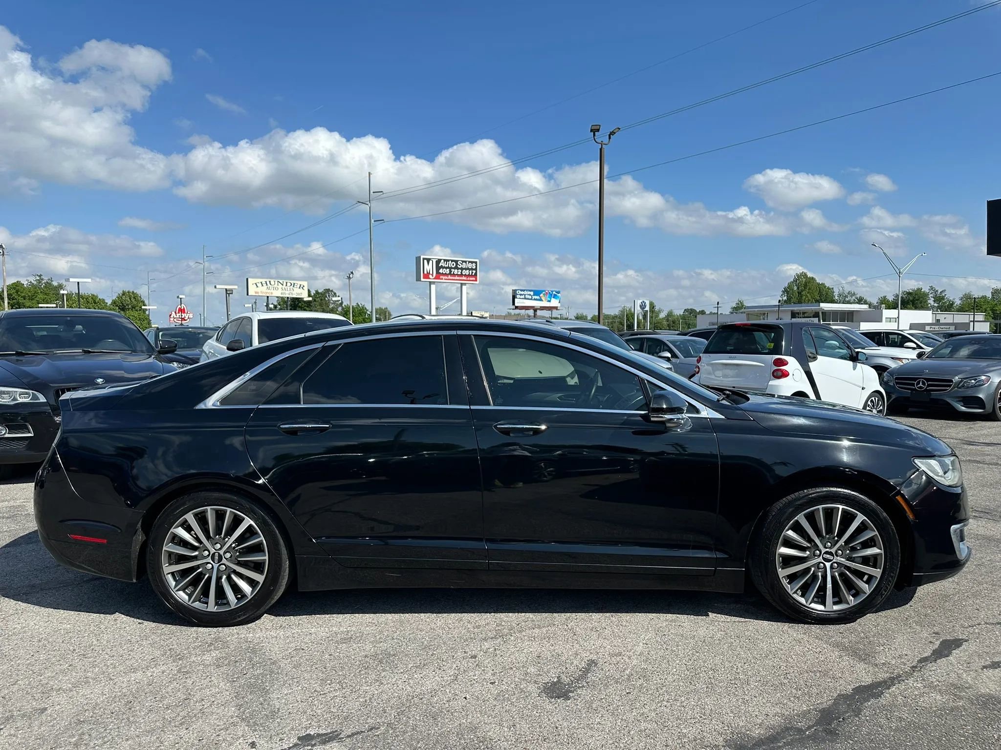 Used 2017 Lincoln MKZ Premiere FWD image 31