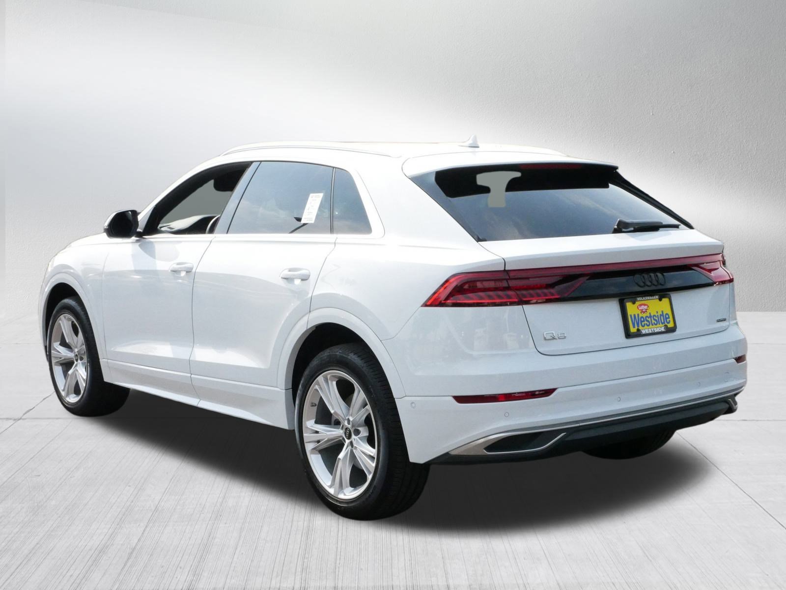 Used 2023 Audi Q8 Premium image 5