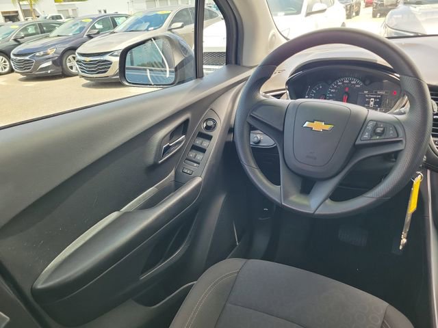Used 2021 Chevrolet Trax LS AWD/4WD image 13