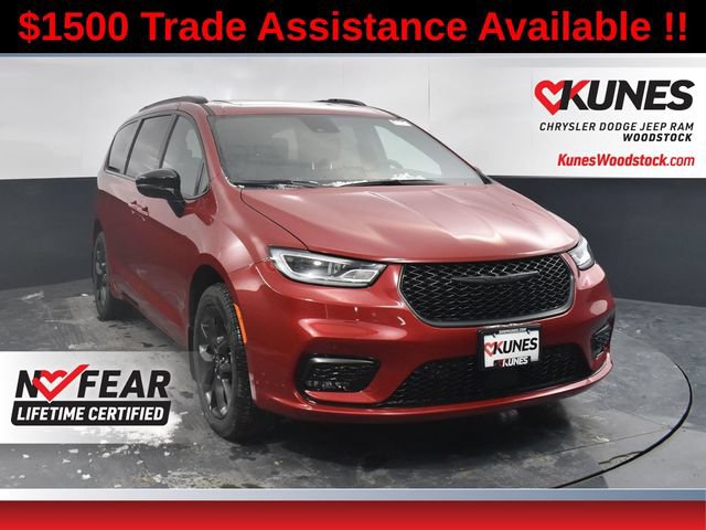 New 2026 Chrysler Pacifica Select AWD/4WD image 1