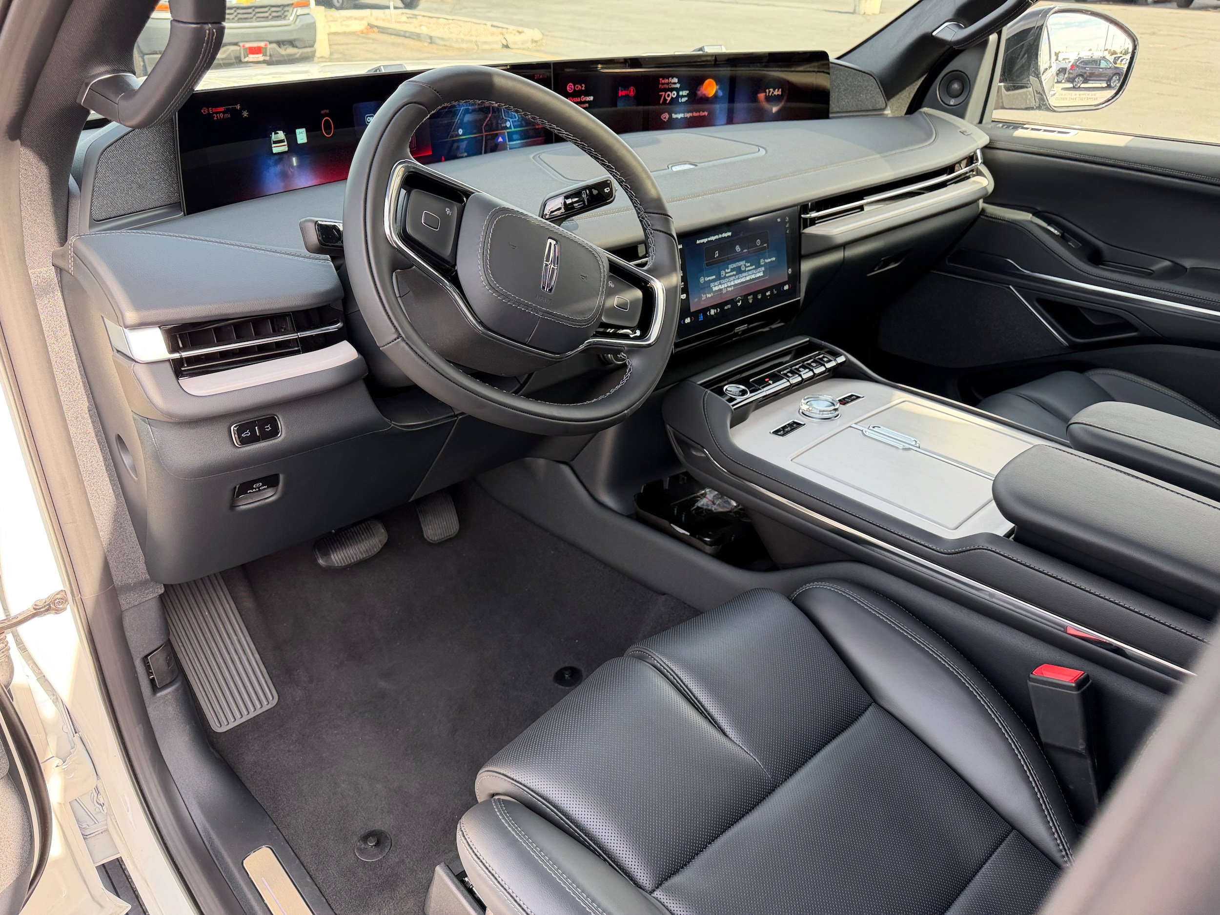 New 2027 Lincoln Navigator L Reserve w/ Jet Appearance Package AWD/4WD image 9