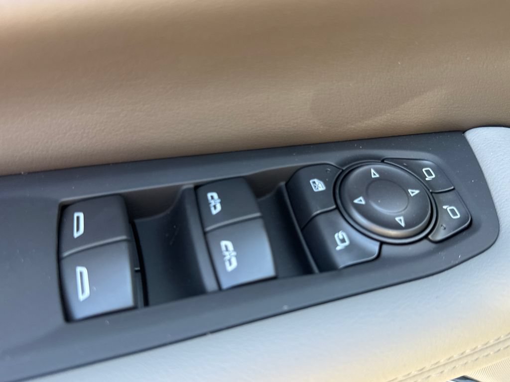 New 2026 GMC Yukon XL Elevation AWD/4WD image 17