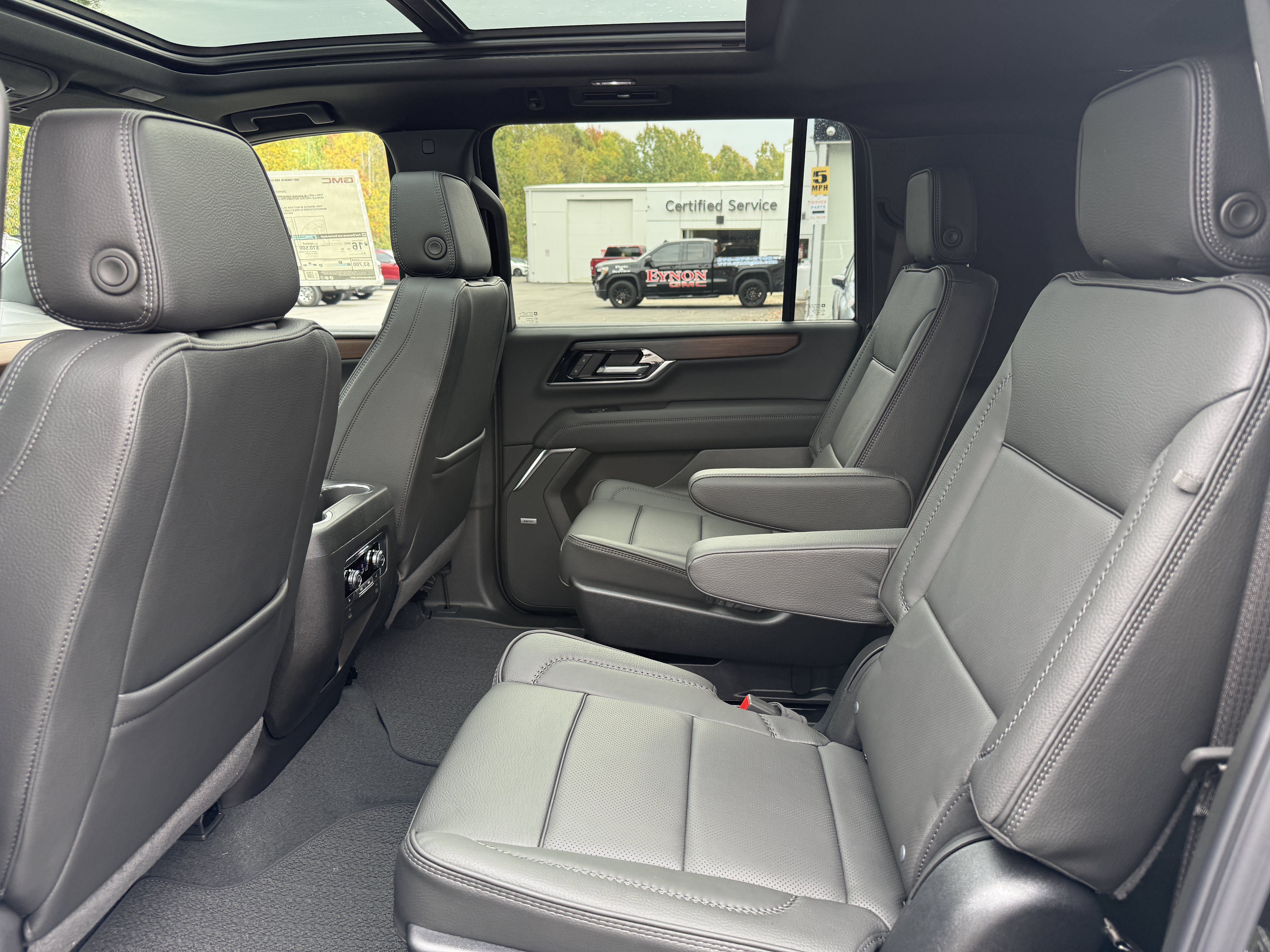 New 2027 GMC Yukon XL Denali AWD/4WD image 17