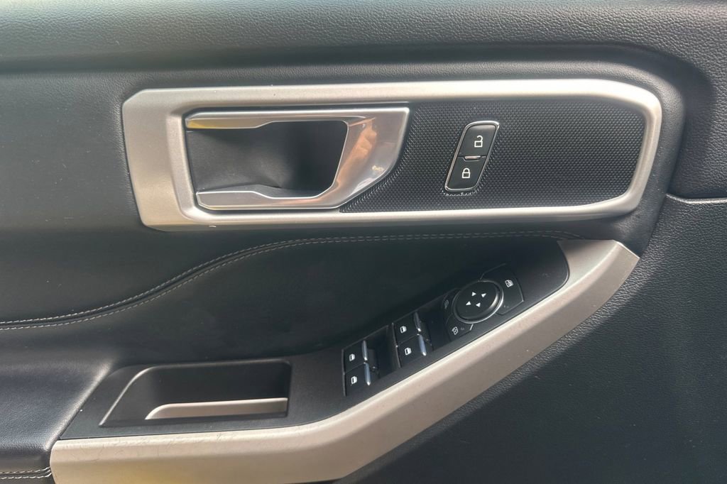 Certified 2023 Ford Explorer XLT image 13