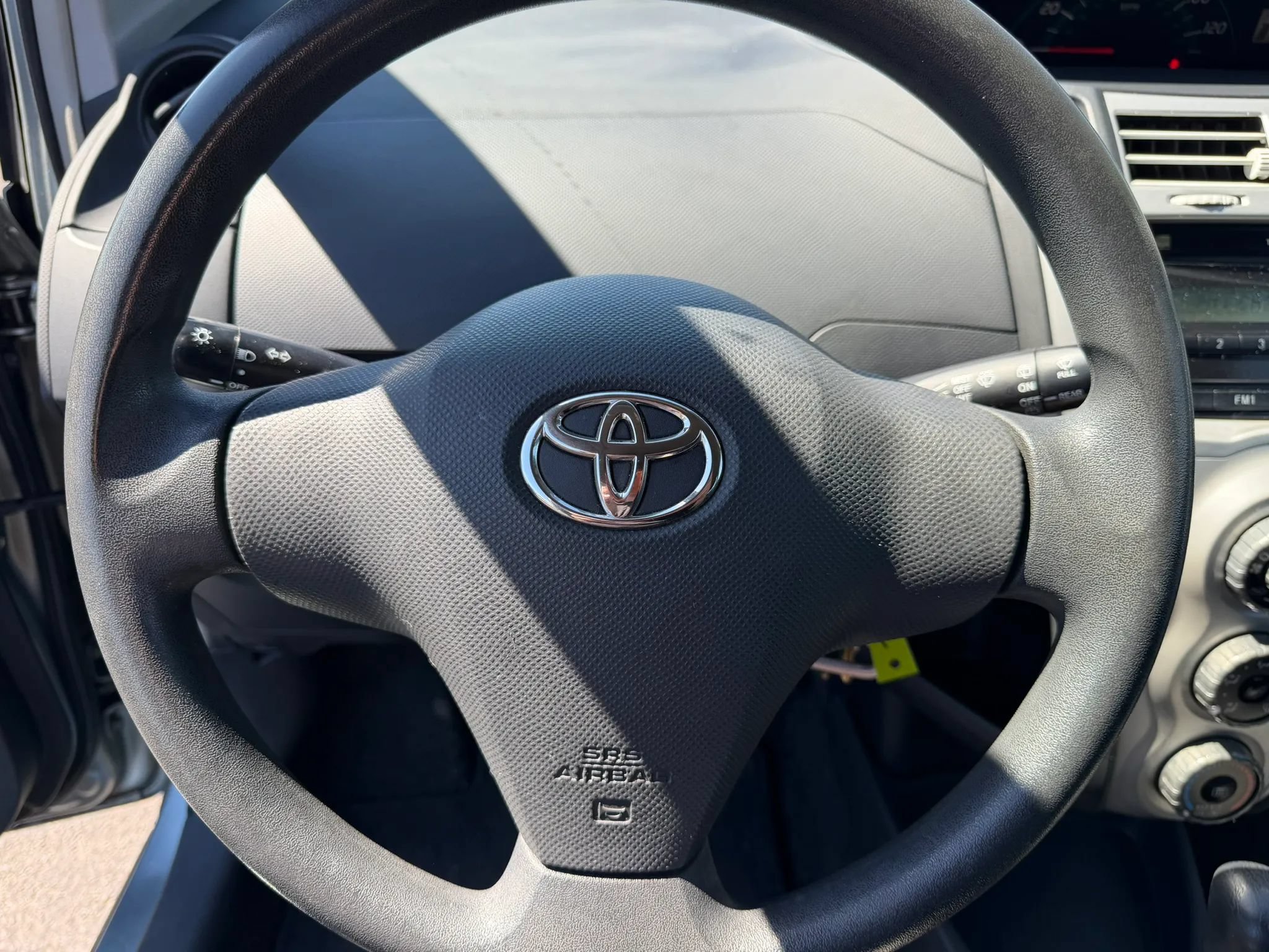 Used 2007 Toyota Yaris 2-Door Hatchback FWD image 15