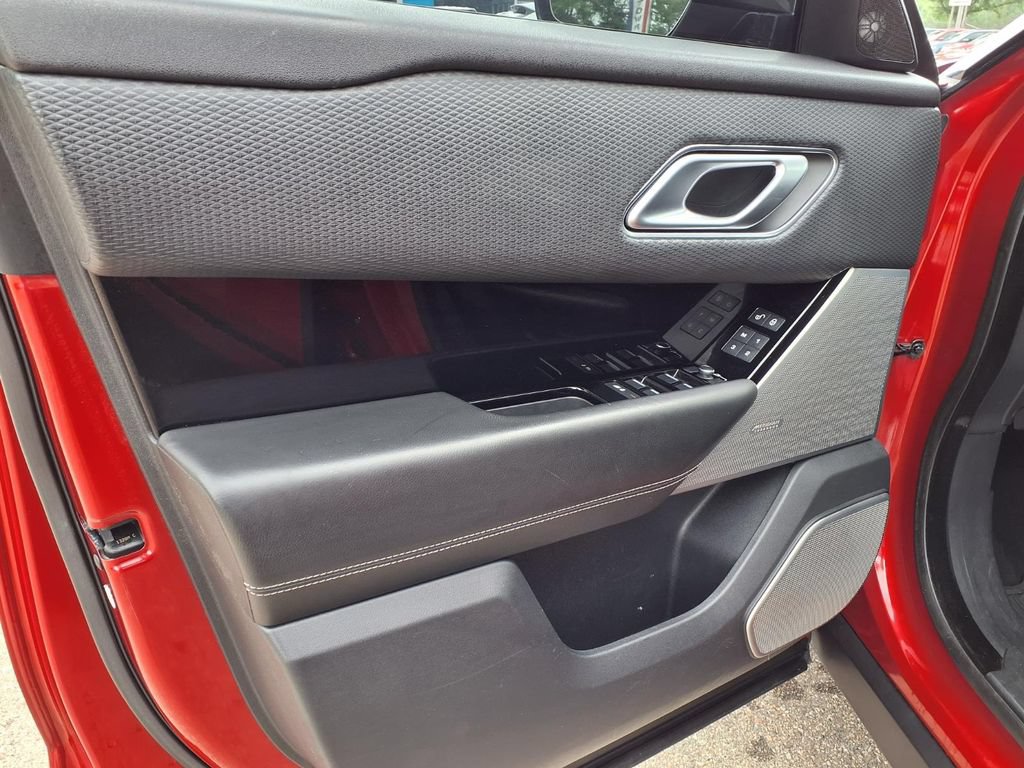 Used 2019 Land Rover Range Rover Velar R-Dynamic SE AWD/4WD image 13