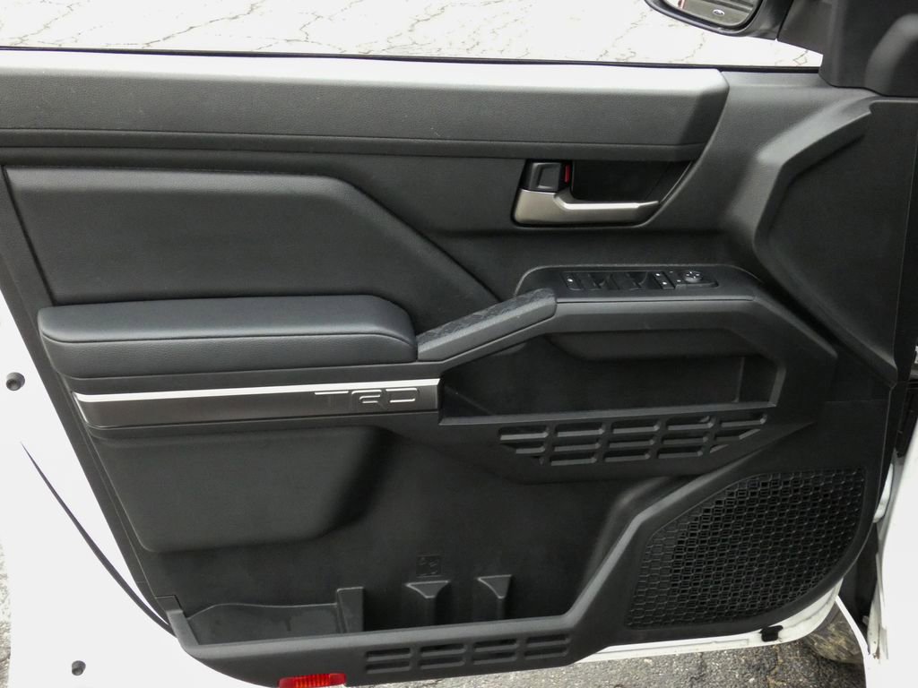 Used 2025 Toyota Tacoma TRD Off-Road image 14