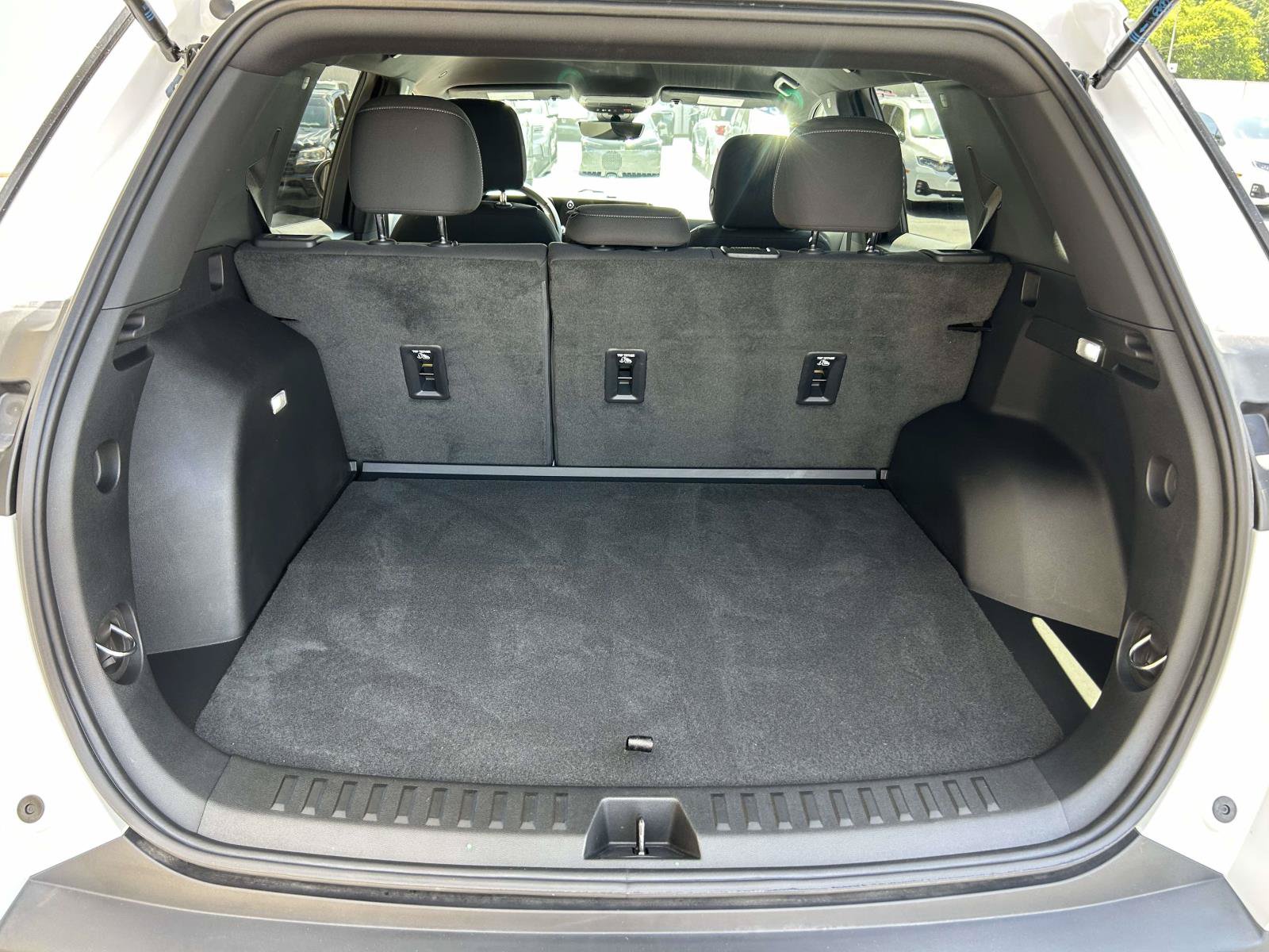 Used 2025 Chevrolet Equinox LT w/ Safety and Technology Package FWD image 7