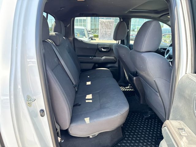 Used 2016 Toyota Tacoma TRD Sport w/ Premium & Technology Package AWD/4WD image 10