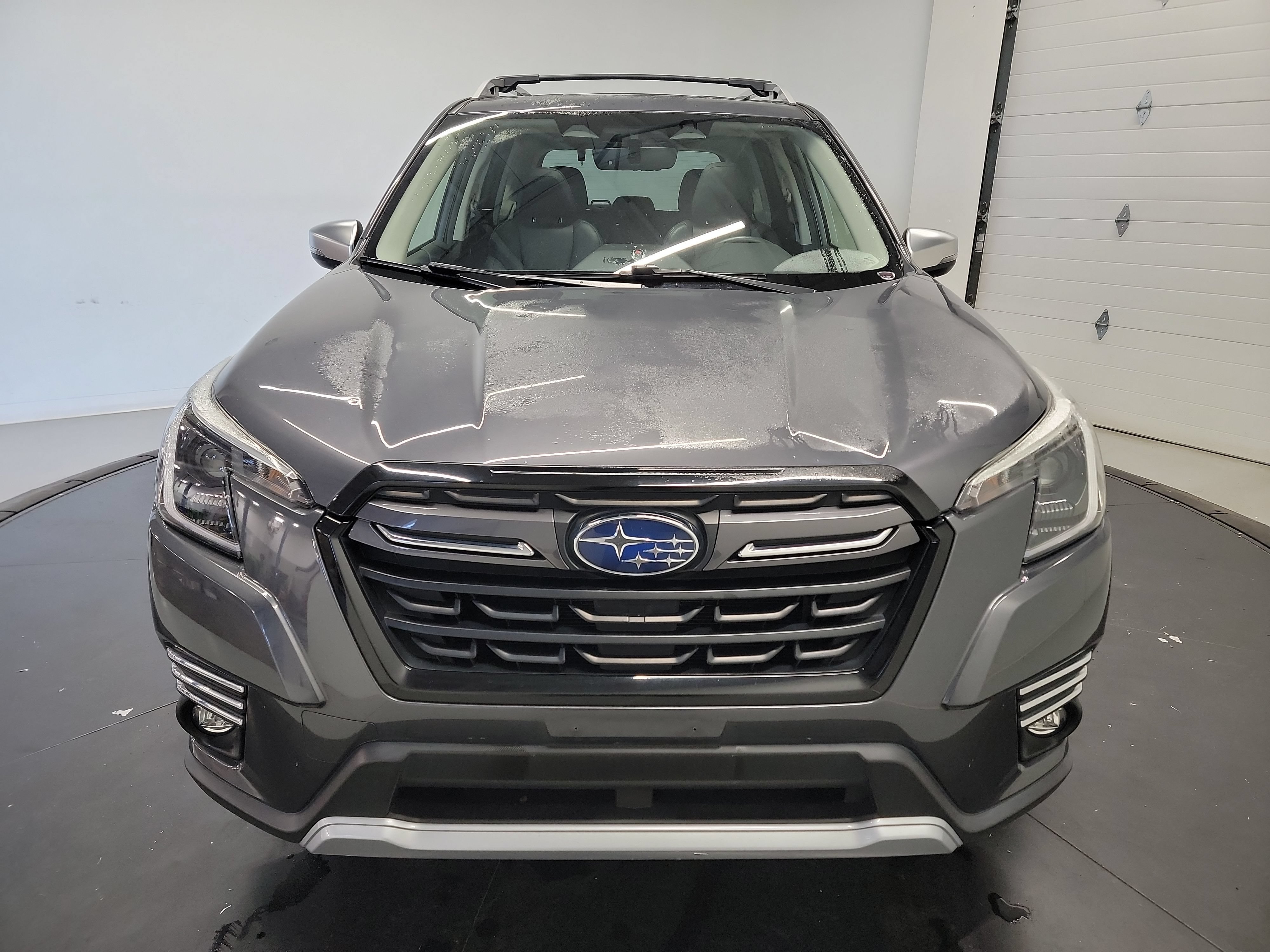 Used 2022 Subaru Forester Touring AWD/4WD image 2