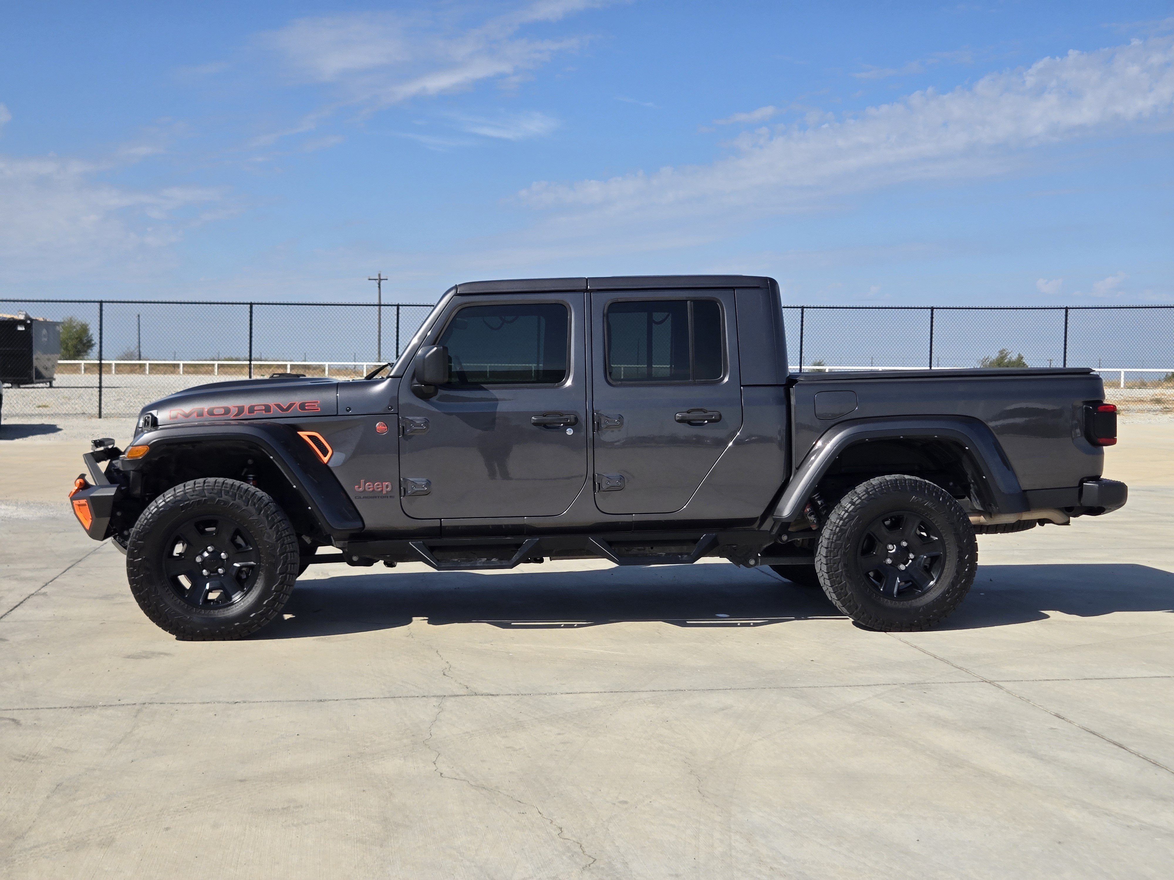 Used 2023 Jeep Gladiator Mojave w/ LED Lighting Group AWD/4WD image 5