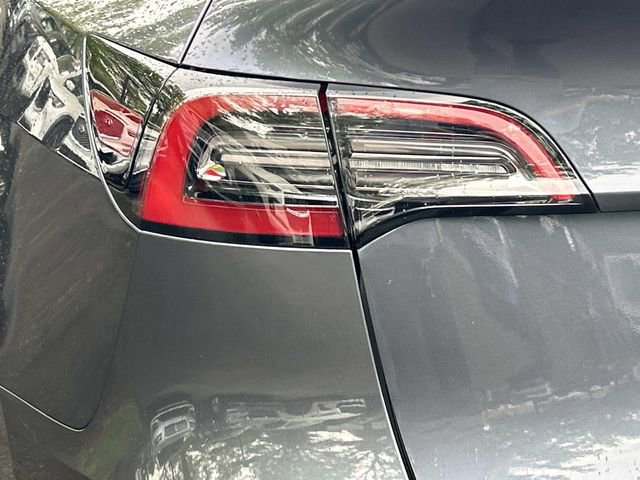 Used 2023 Tesla Model Y Long Range AWD/4WD image 12