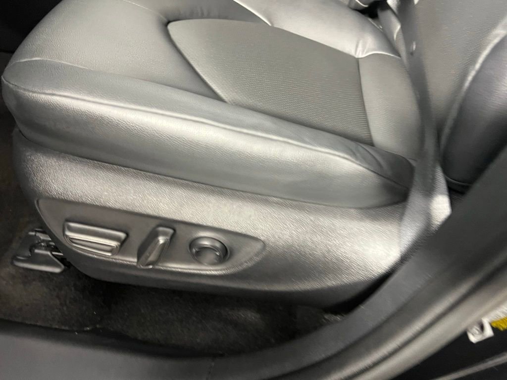 Used 2025 Toyota Grand Highlander AWD image 26