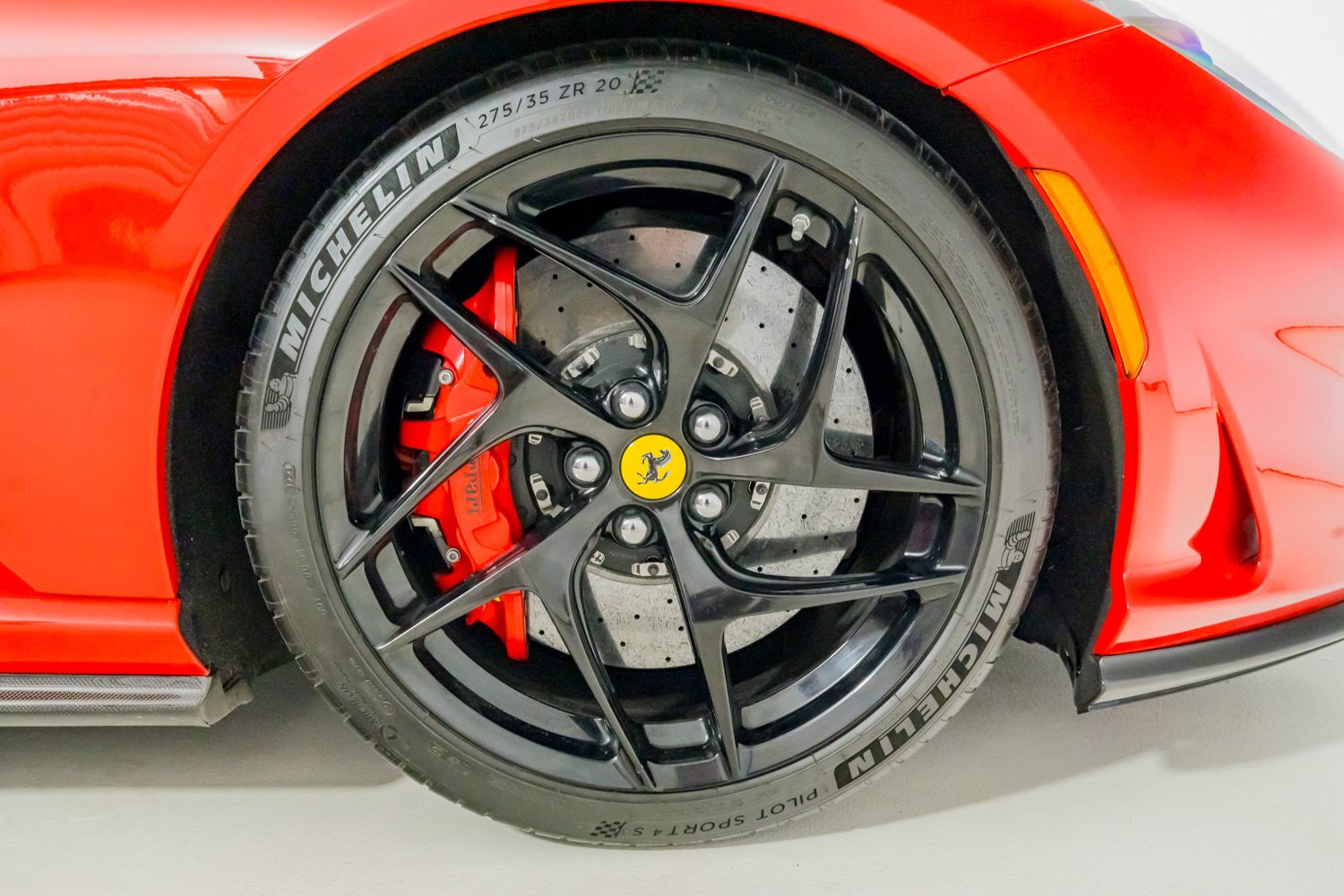 Used 2018 Ferrari 812 Superfast RWD image 14