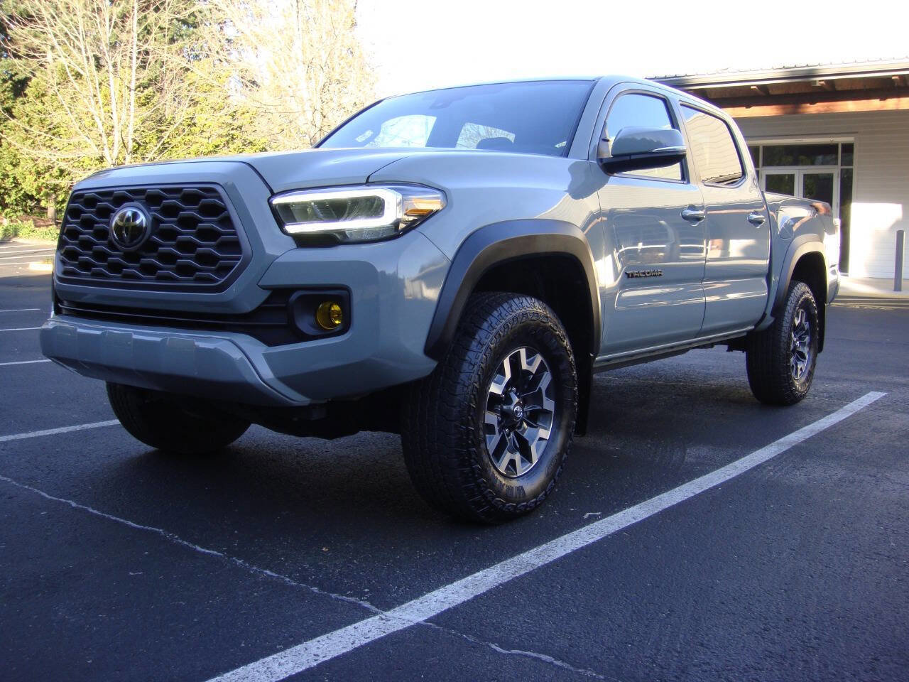 Used 2023 Toyota Tacoma TRD Off-Road image 2