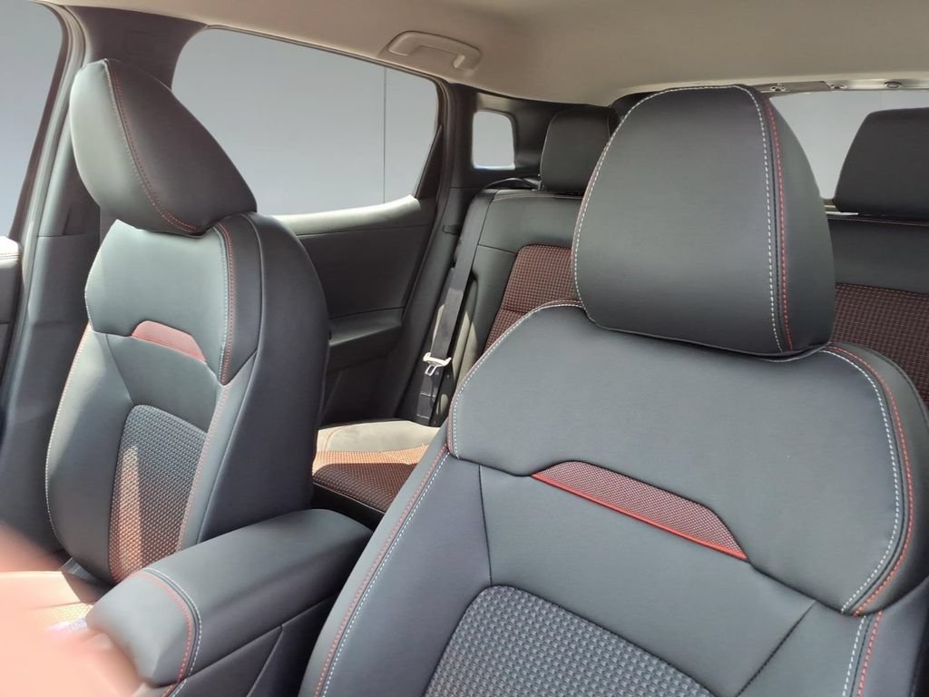New 2026 Nissan Kicks SR FWD image 15