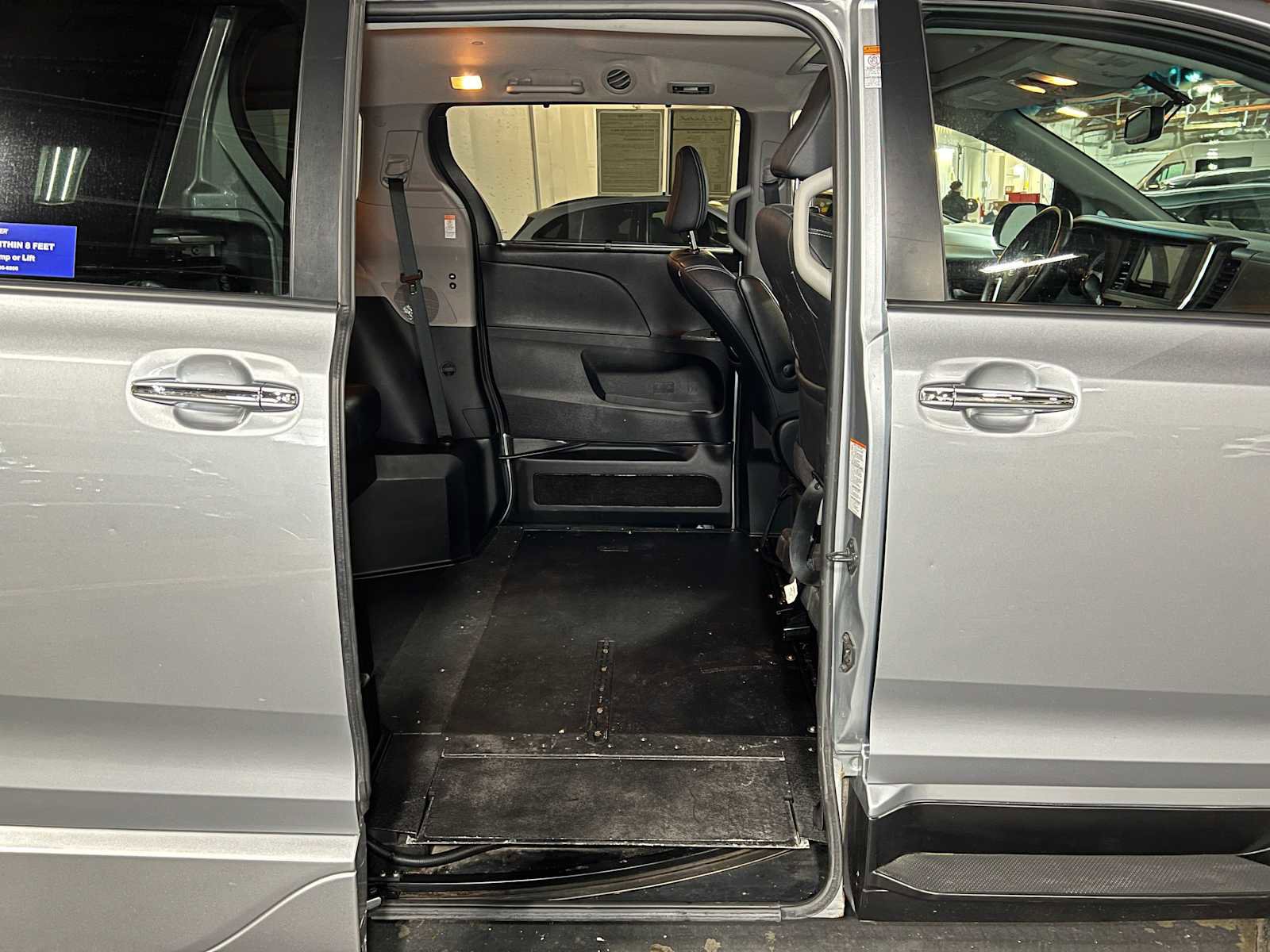 Used 2015 Toyota Sienna SE w/ SE Preferred Package image 12