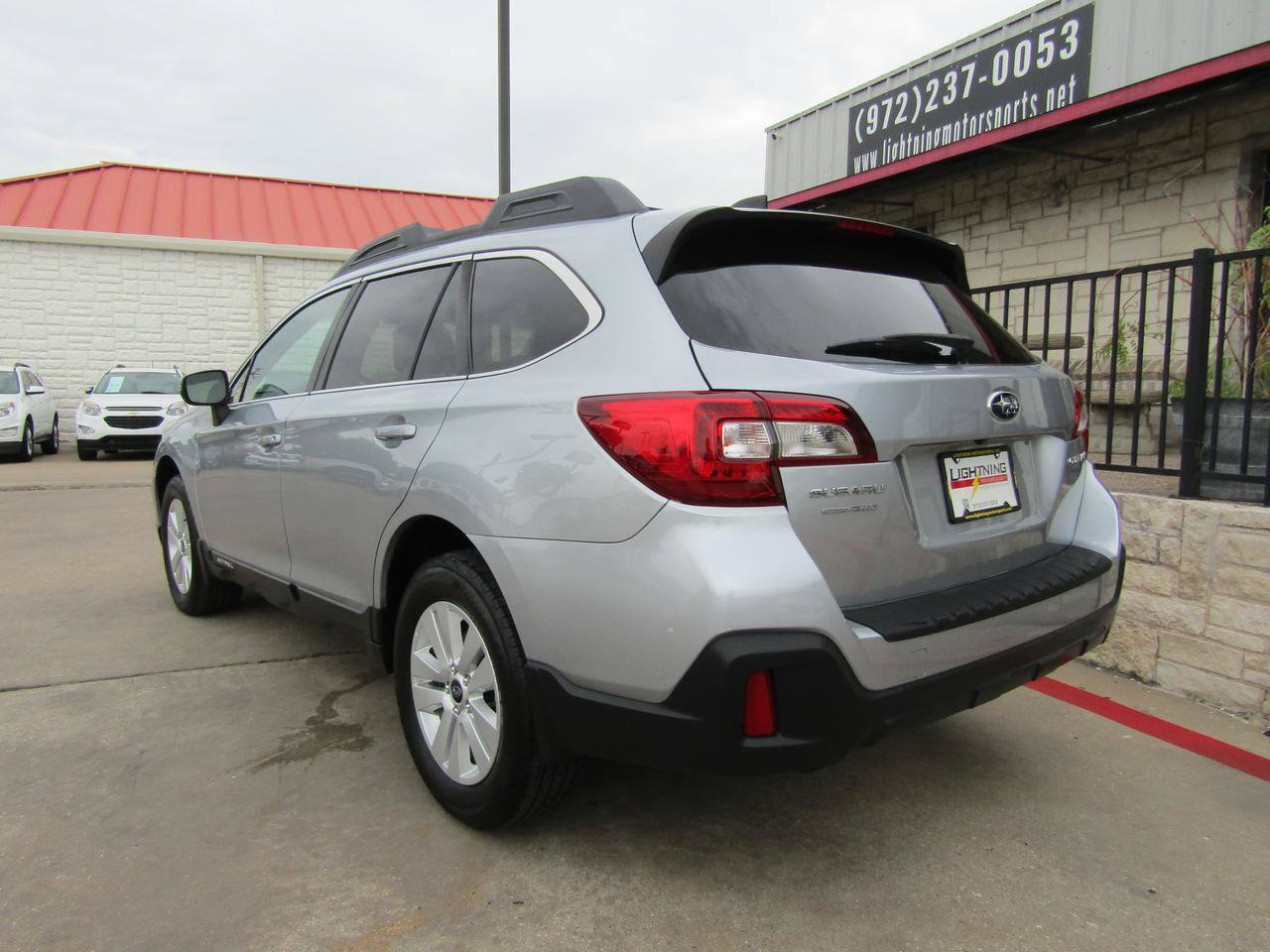 Used 2018 Subaru Outback 2.5i Premium AWD/4WD image 3