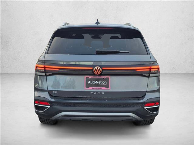 New 2026 Volkswagen Taos SE image 8