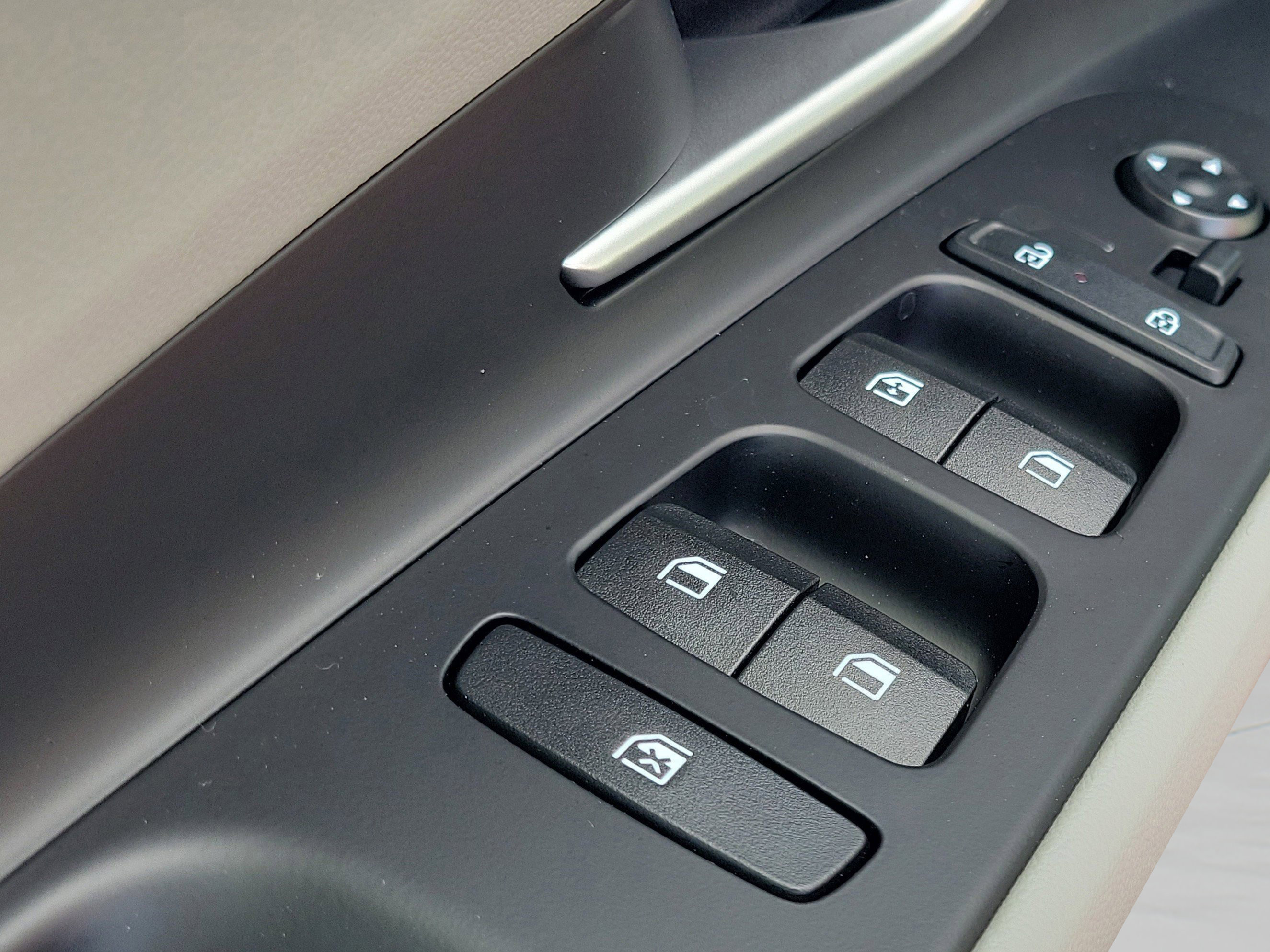 New 2026 Hyundai Elantra Limited FWD image 23