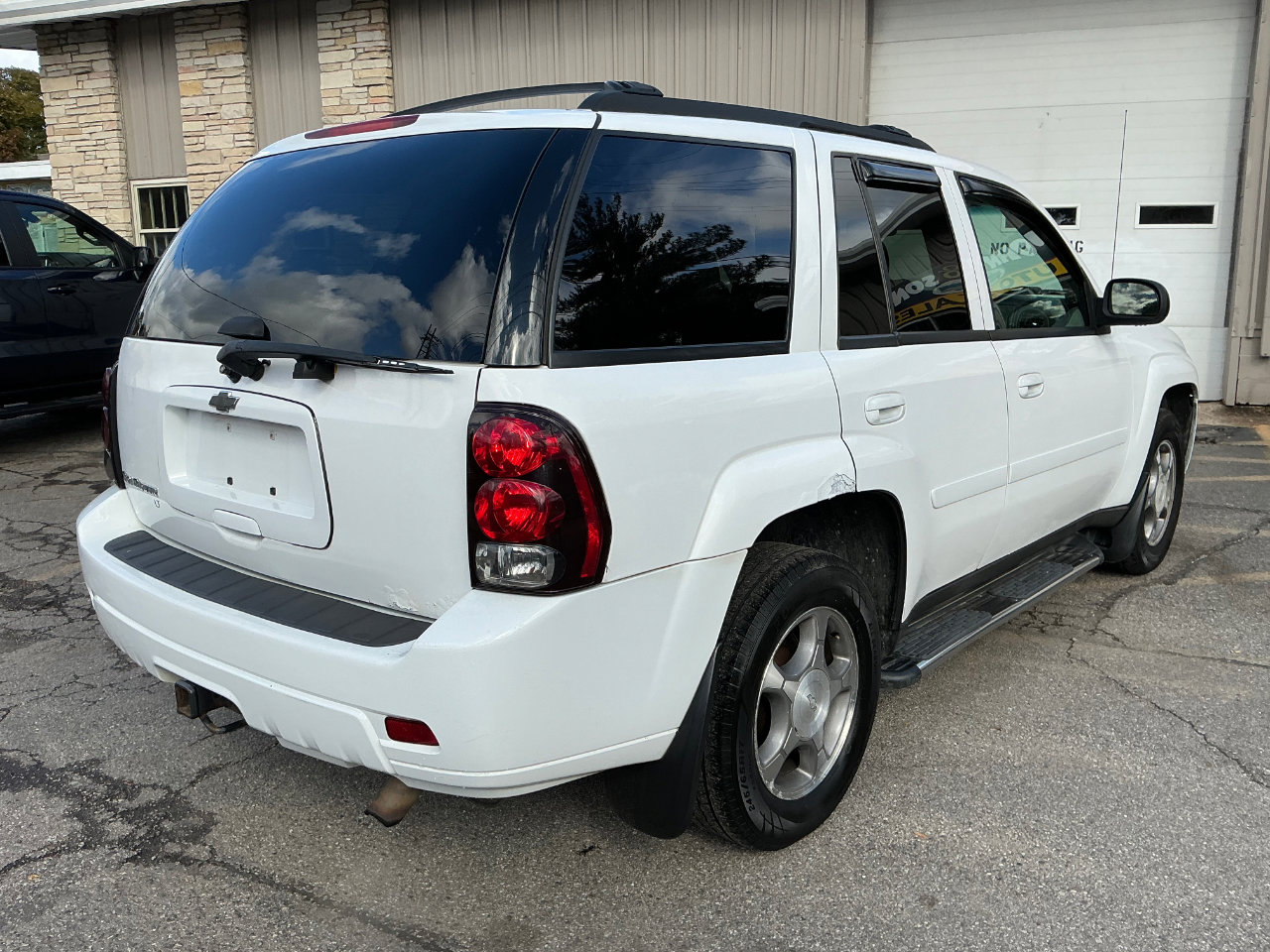 Used 2009 Chevrolet TrailBlazer LT w/ Sun And Sound Package image 3
