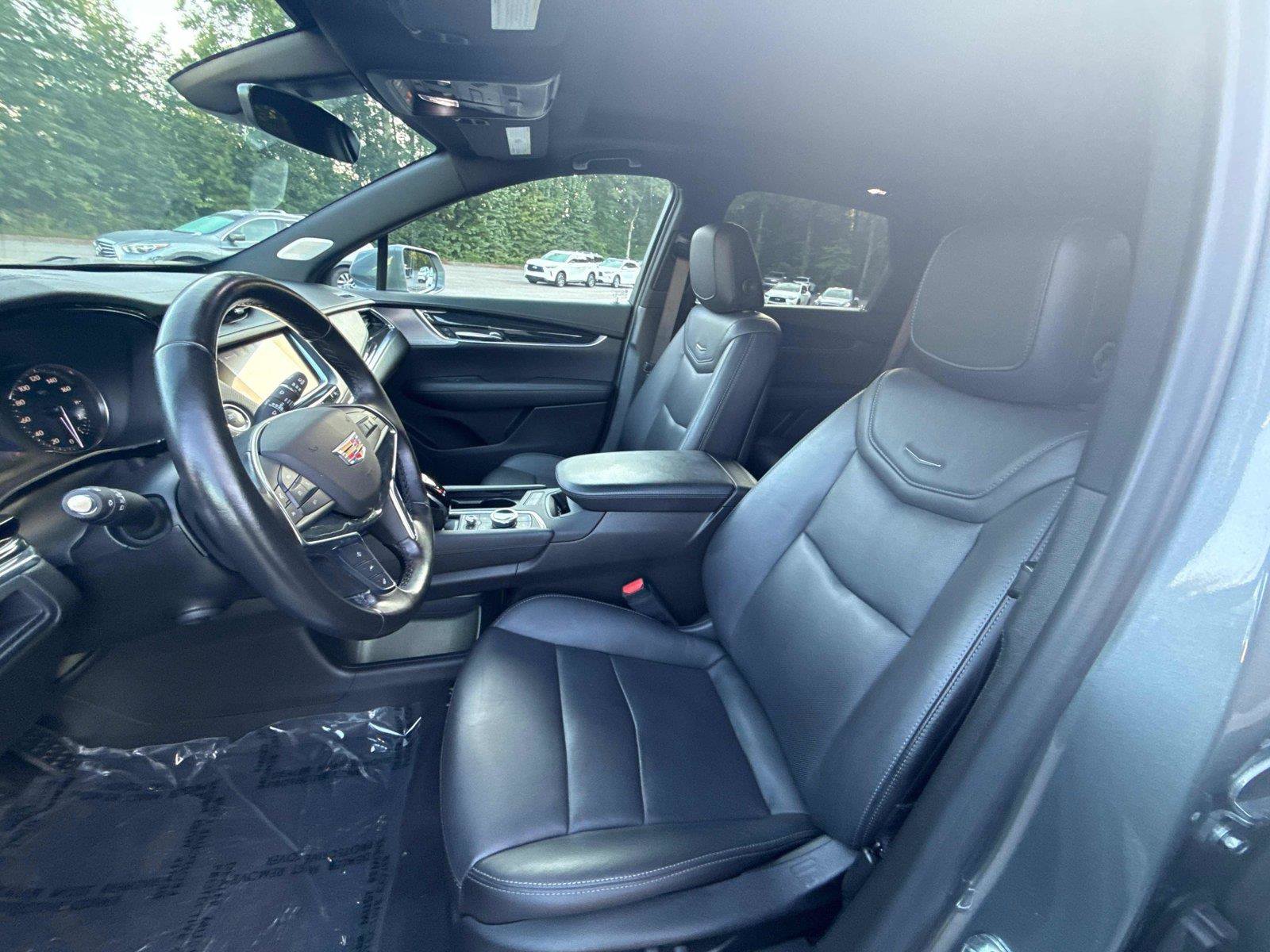 Used 2020 Cadillac XT5 Premium Luxury w/ LPO, Floor Liner Package FWD image 11
