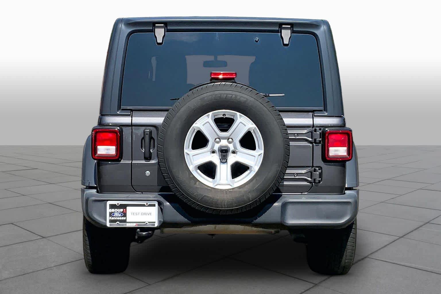 Used 2018 Jeep Wrangler Unlimited Sport S AWD/4WD image 5