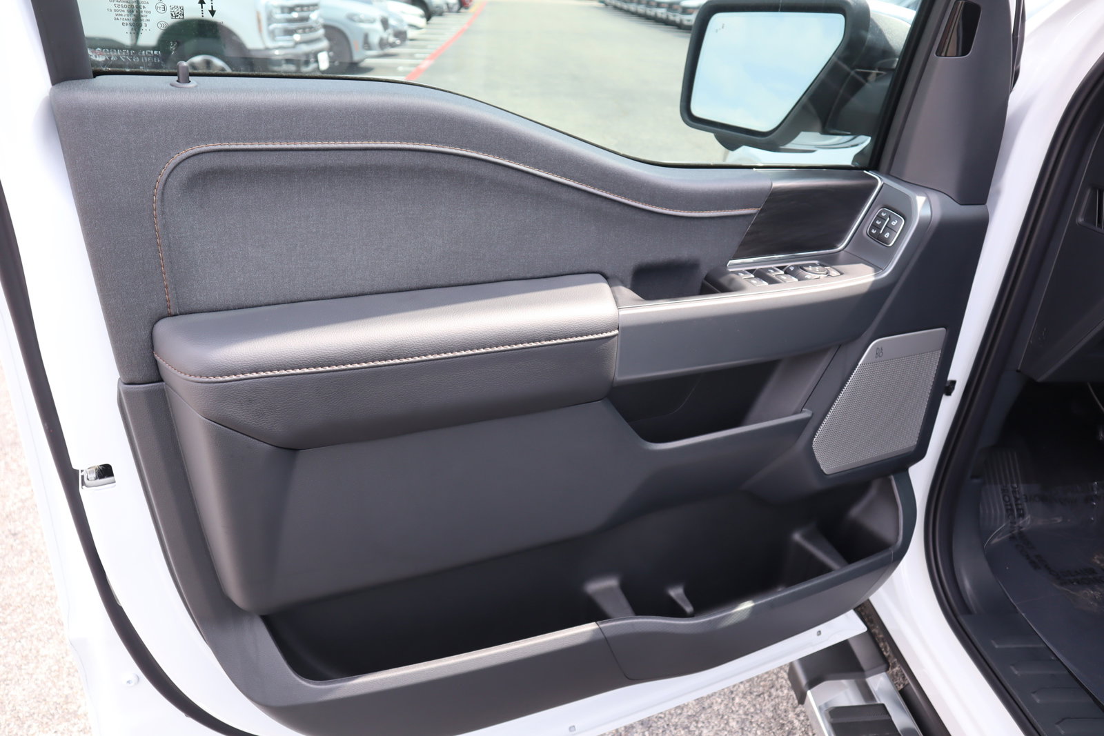 New 2025 Ford F150 Lariat w/ Equipment Group 502A High image 17