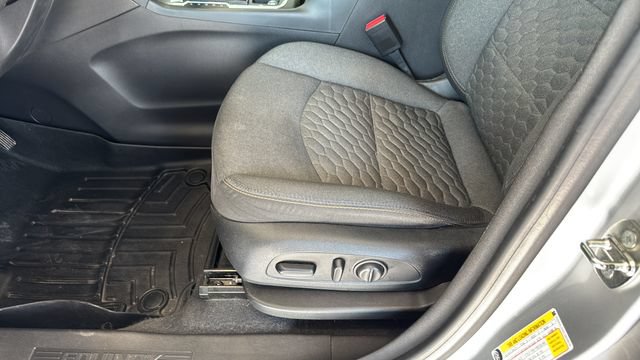 Used 2020 Chevrolet Equinox LT FWD image 9