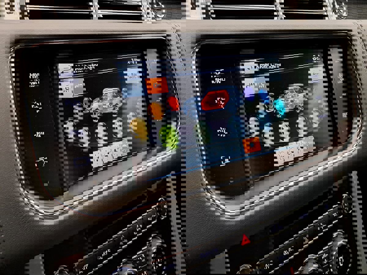 Used 2015 Land Rover Range Rover Long Wheelbase Autobiography image 38