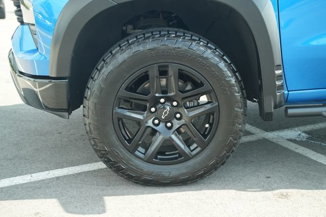 Used 2022 Chevrolet Silverado 1500 Custom Trail Boss w/ LPO, Dark Essentials Package AWD/4WD image 11