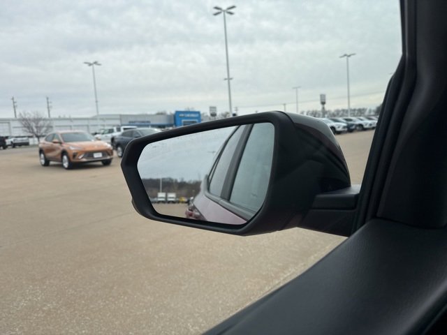 Used 2023 GMC Terrain SLE w/ Driver Convenience Package image 57