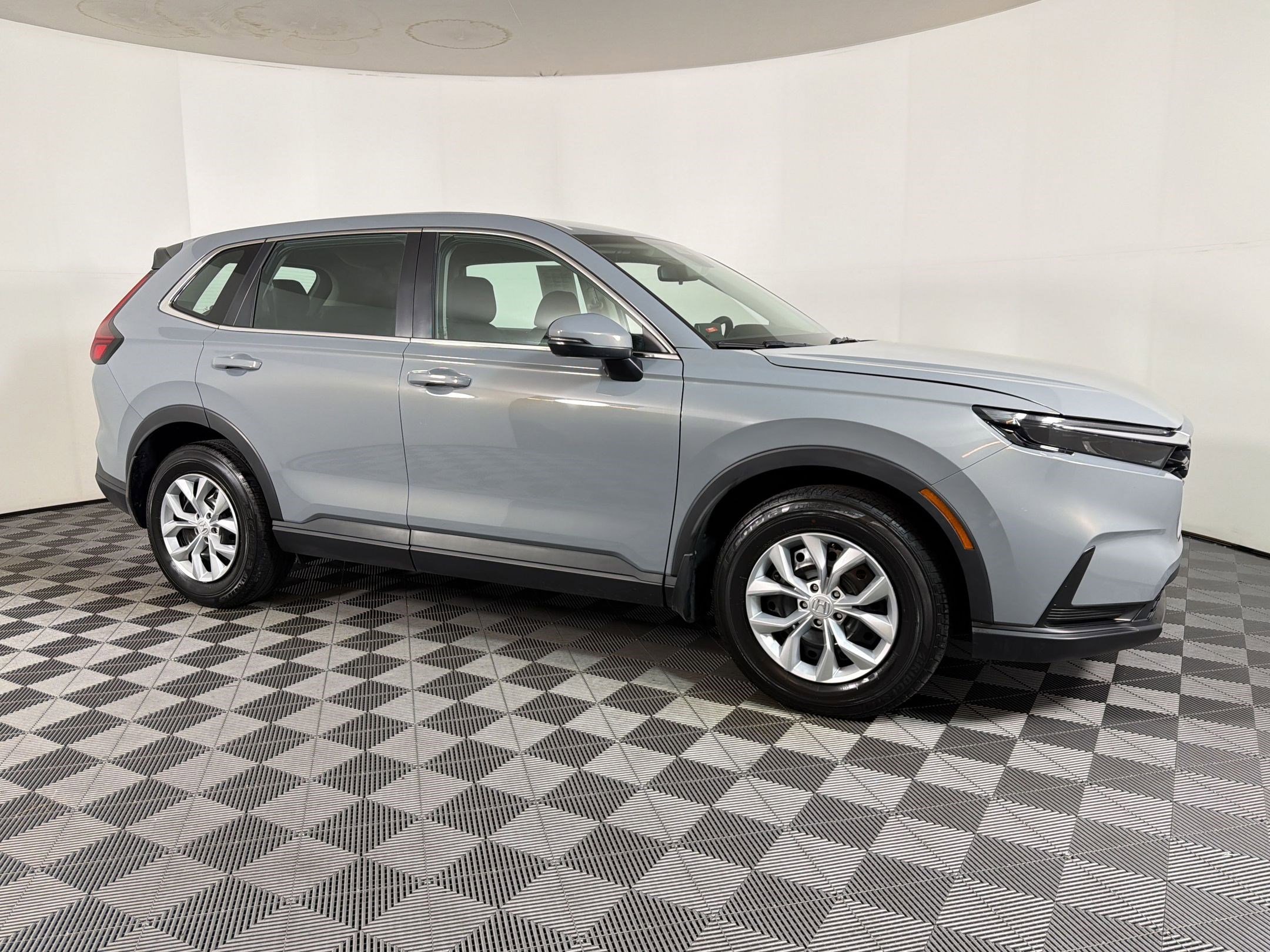 Used 2023 Honda CR-V LX image 6