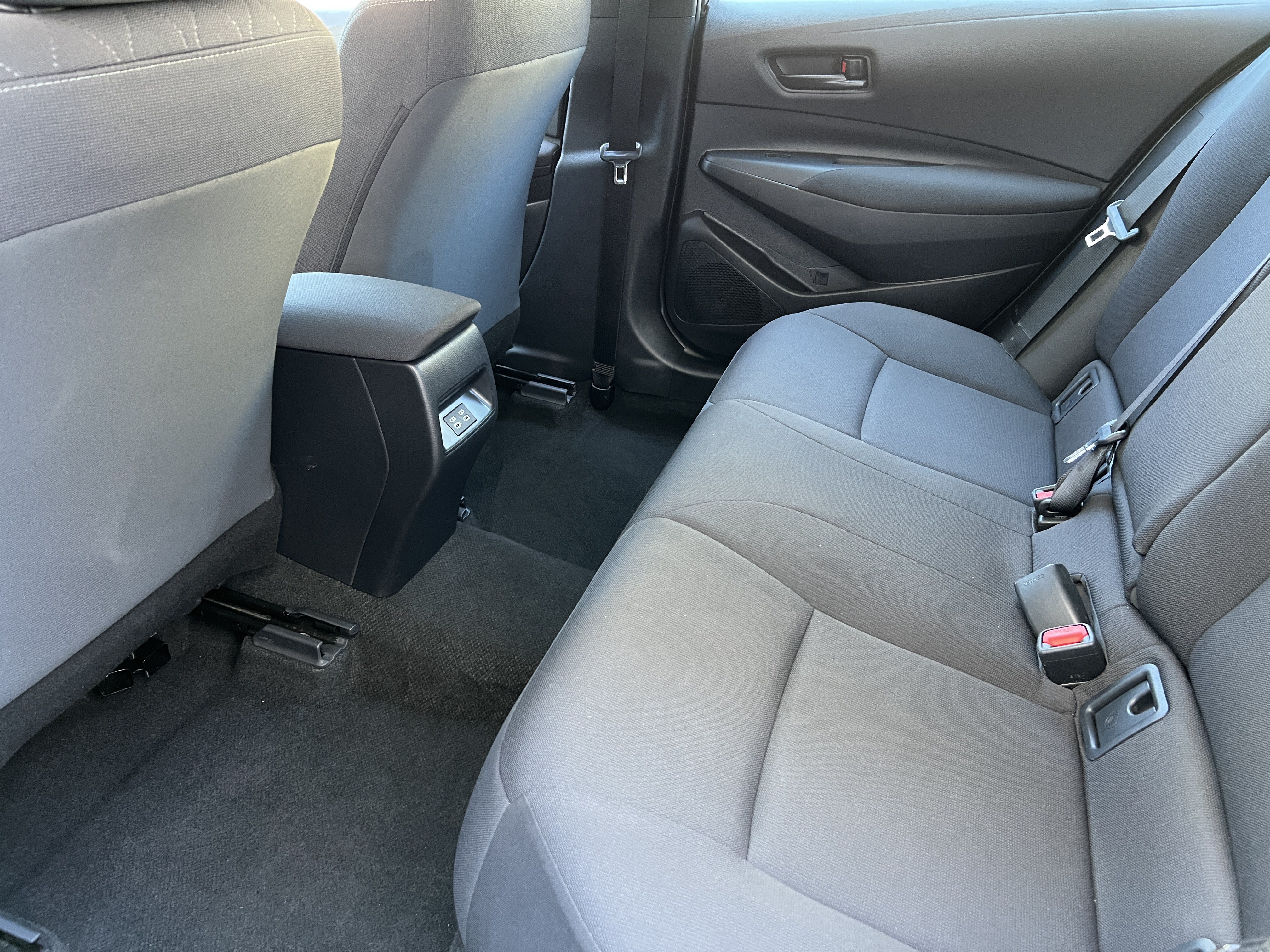 Used 2025 Toyota Corolla LE FWD image 15