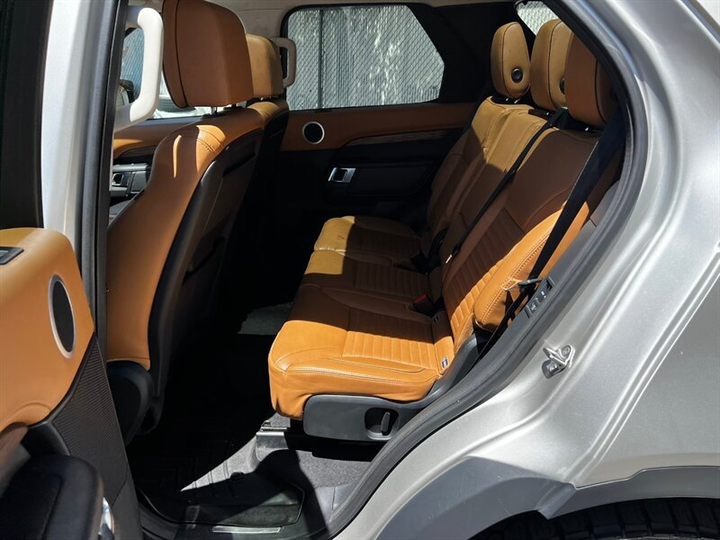 Used 2017 Land Rover Discovery HSE Luxury AWD/4WD image 22