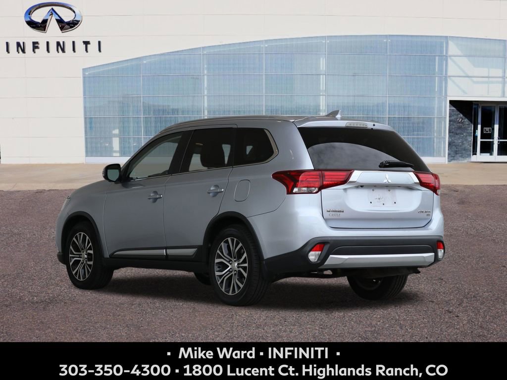 Used 2017 Mitsubishi Outlander SEL image 3