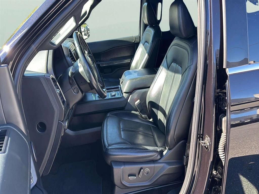 Used 2021 Ford Expedition Limited image 11