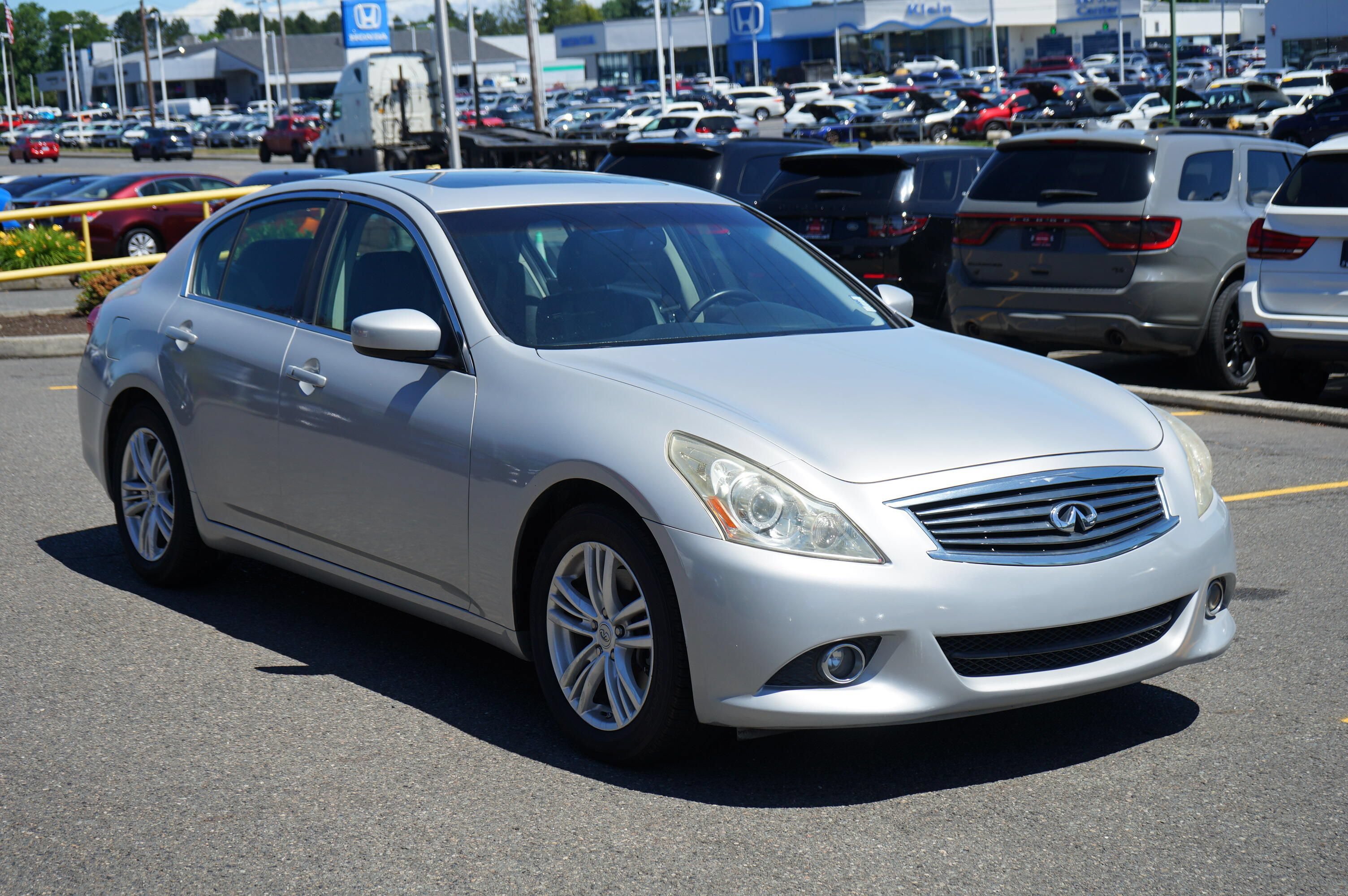 Used 2012 INFINITI G25 Journey RWD image 7