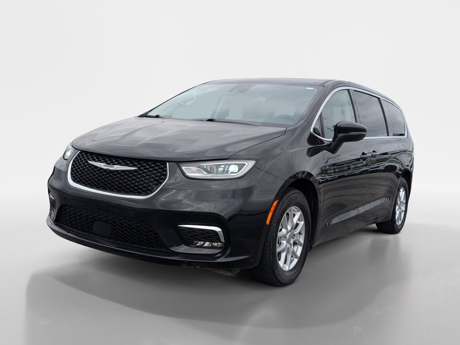 Used 2023 Chrysler Pacifica Touring-L image 5