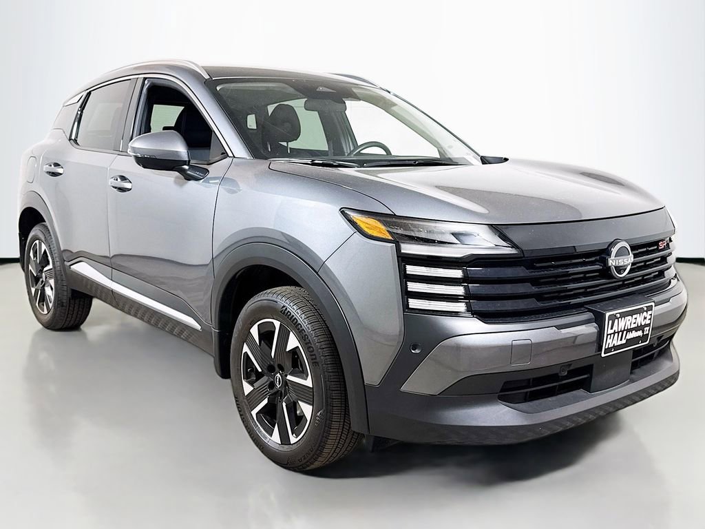 Used 2025 Nissan Kicks SR image 3