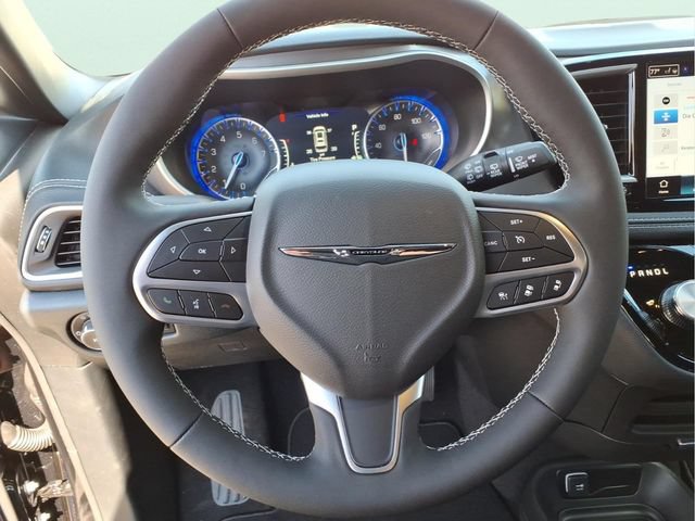 New 2026 Chrysler Pacifica Select FWD image 20