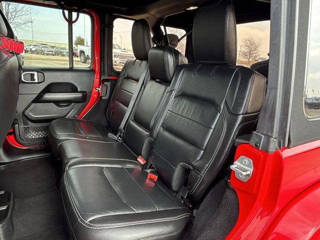 Used 2018 Jeep Wrangler Unlimited Sahara w/ Cold Weather Group image 26