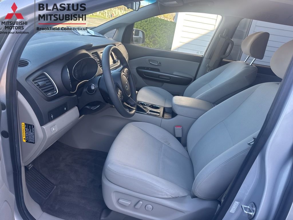 Used 2021 Kia Sedona LX FWD image 16
