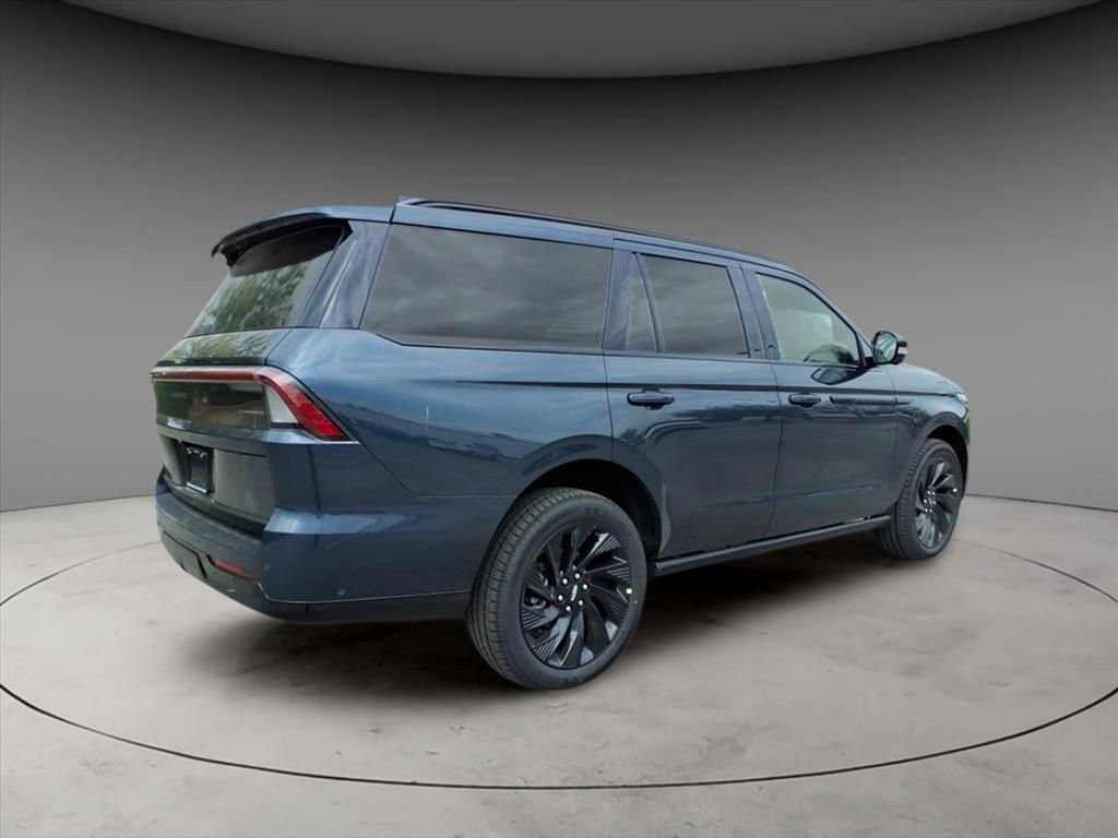 New 2025 Lincoln Navigator Reserve w/ Jet Appearance Package AWD/4WD image 9