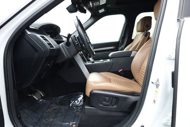 Used 2023 Land Rover Discovery S R-Dynamic image 11