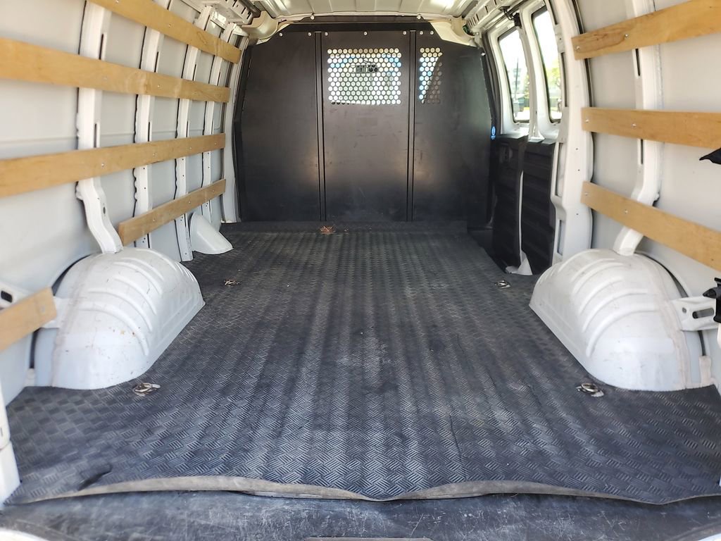 Used 2024 GMC Savana 2500 w/ Driver Convenience Package image 6