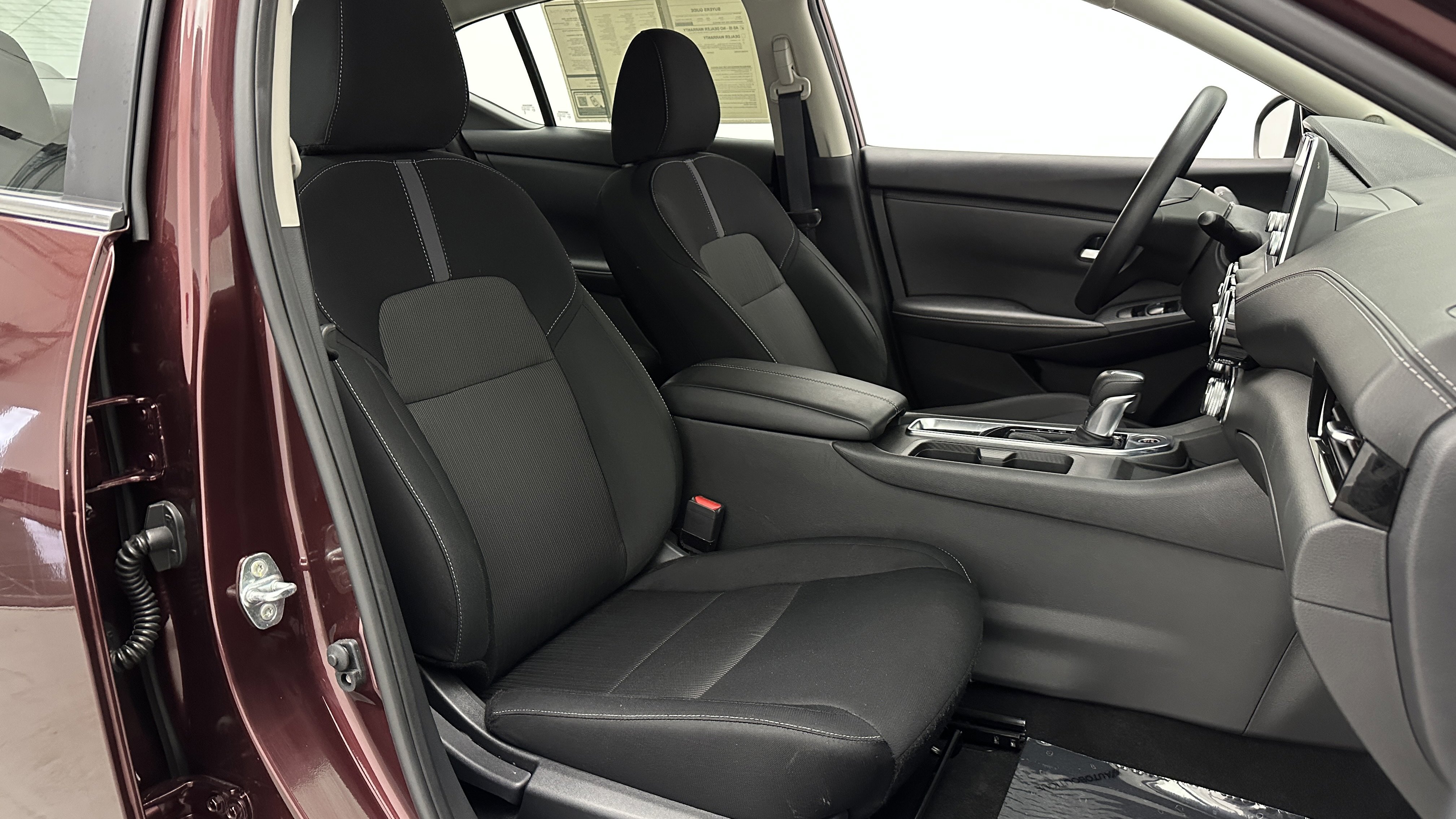 Used 2025 Nissan Sentra SV image 32