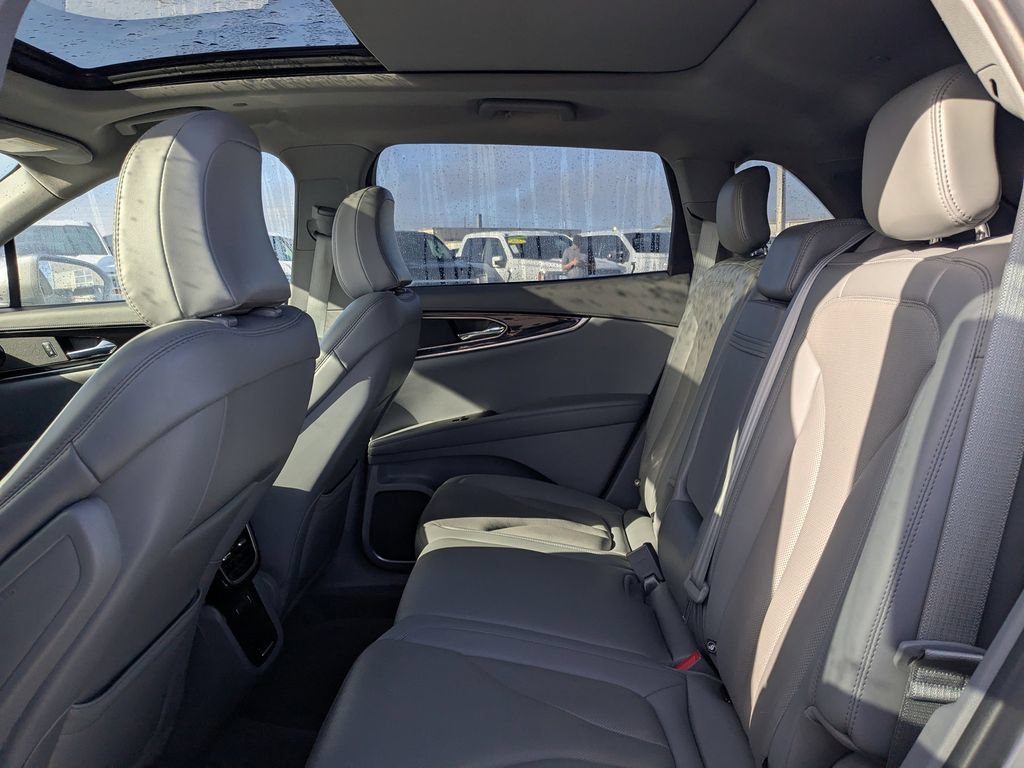 Used 2022 Lincoln Nautilus Reserve w/ Luxury Package FWD image 14