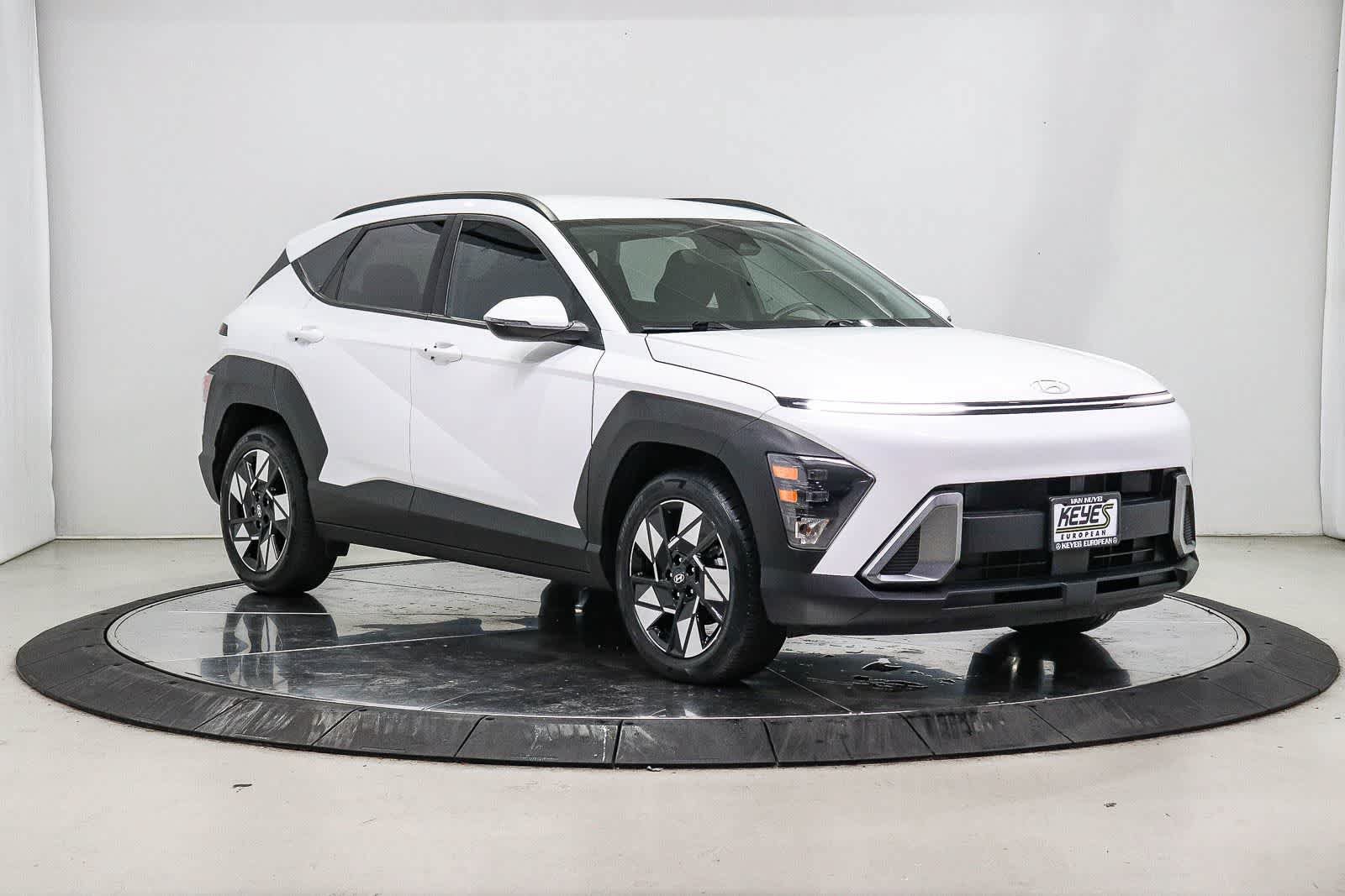 Used 2024 Hyundai Kona SEL FWD image 5